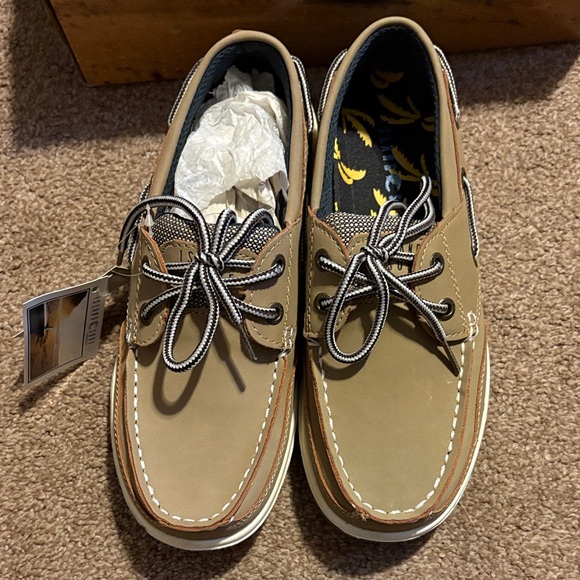 Stylish Tan Boat Shoes for Men - Picture 3 of 6